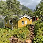Сasa de vacaciones With Boat Close To The Sea, Municipality Hitra