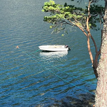 With Boat Close To The Sea, Municipality 度假居 *