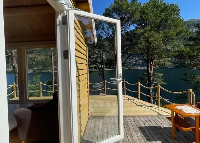 With Boat Close To The Sea, Municipality