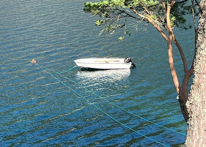 With Boat Close To The Sea, Municipality Prázdninový dům *
